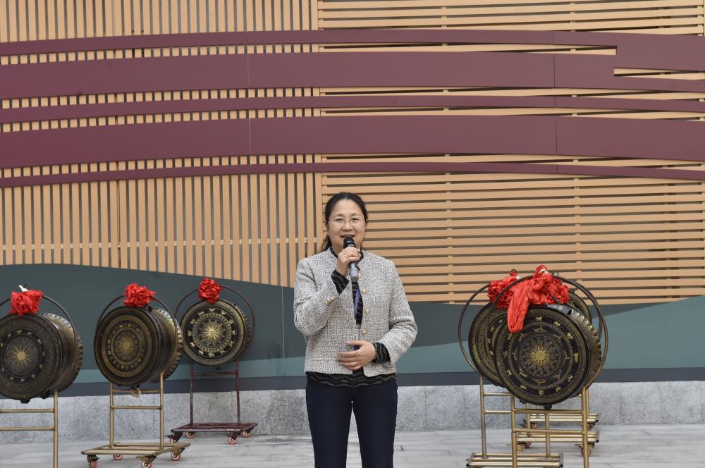 2.广西华侨学校覃志坚副校长致辞(1).jpg 2.广西华侨学校覃志坚副校长致辞(1).jpg